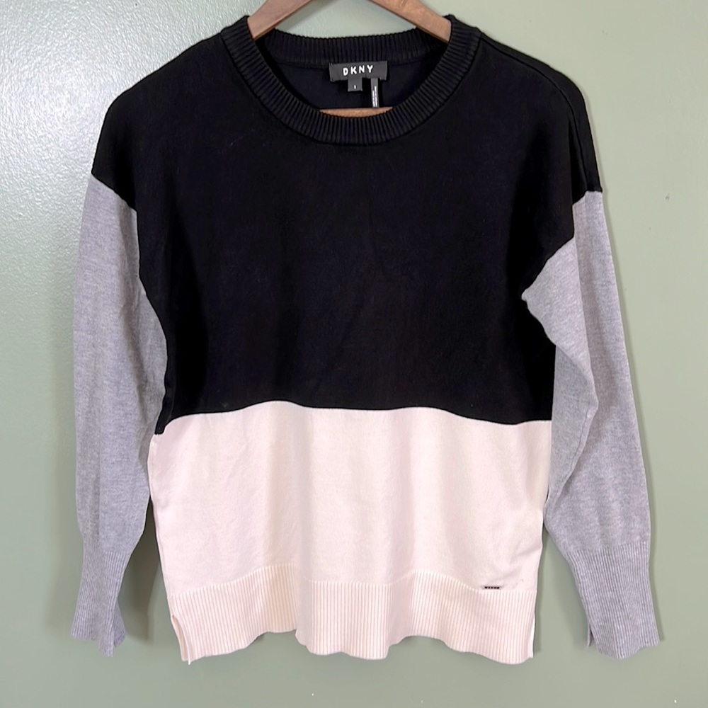 DKNY women’s pullover, tricolor sweater size small.